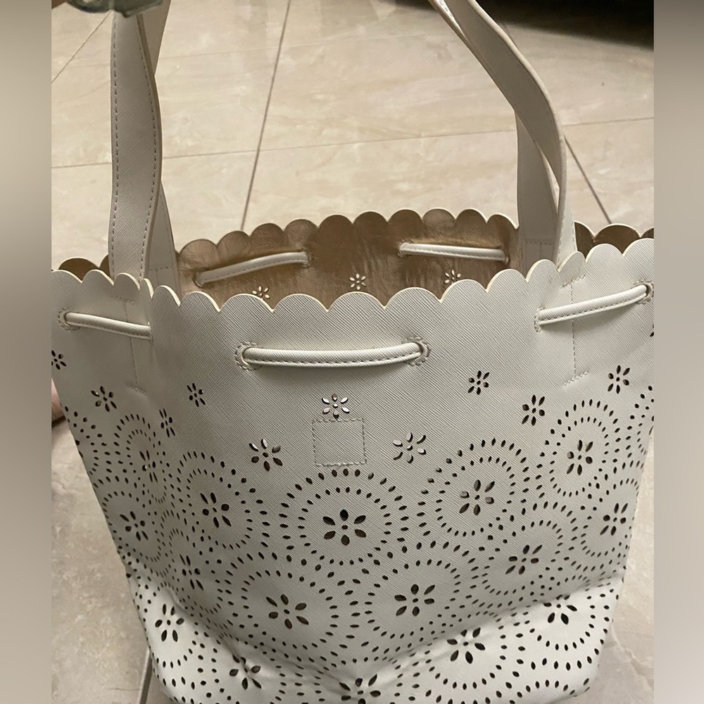 Elegant White Perforated Tote Bag - Picture 6 of 6